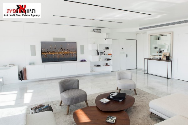 Israel Luxury Homes - Herzliya Marina apartment